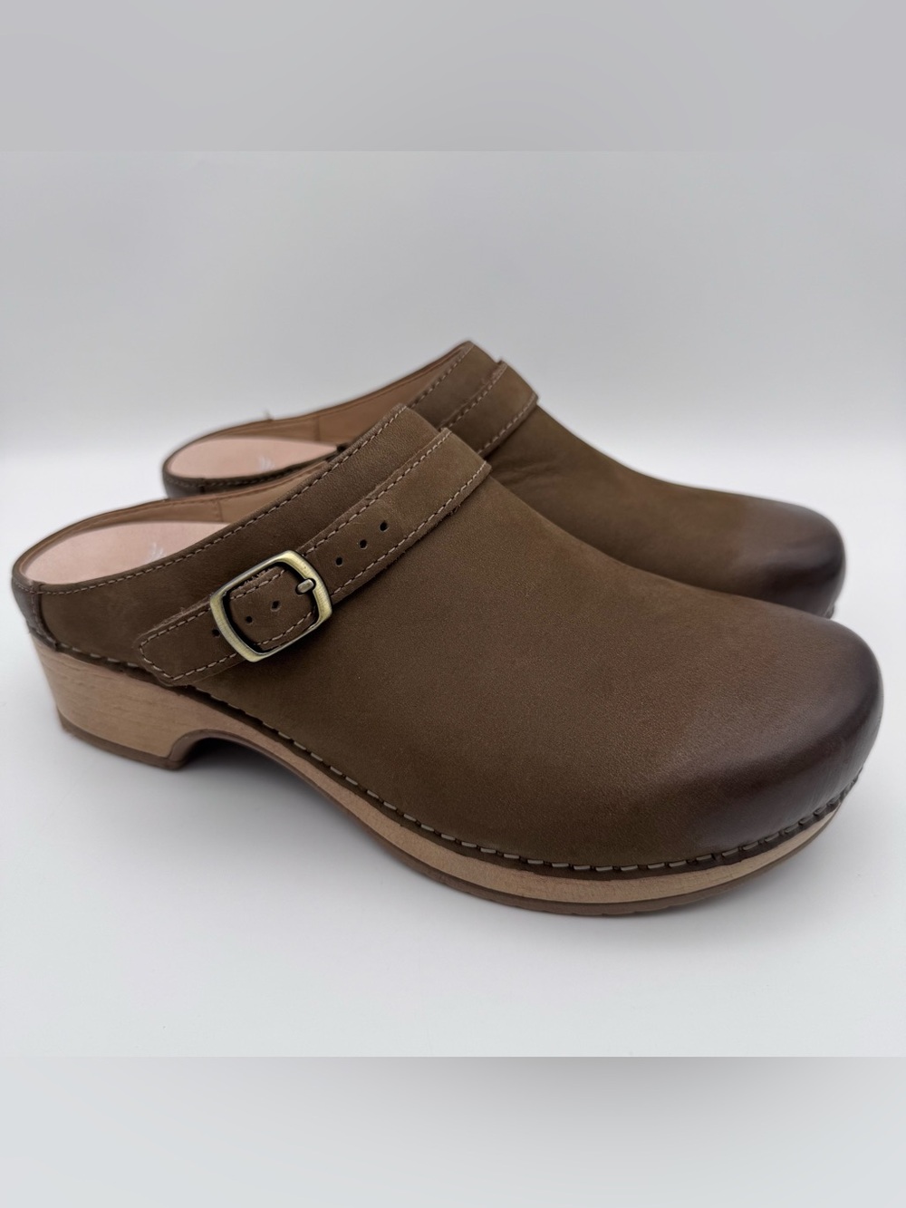 Dansko Berry Mushroom Burnished Nubuck Clog Shoes Women Size EU 38 / US 7.5-8